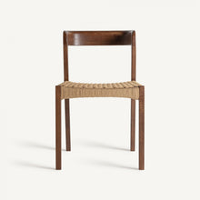 Laden Sie das Bild in den Galerie-Viewer, Brown scandi dining chair