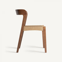 Laden Sie das Bild in den Galerie-Viewer, Brown scandi dining chair
