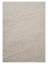 Laden Sie das Bild in den Galerie-Viewer, Blonde Maze Beige hand-knotted sumac rug – close-up of the texture | Linie Design at Bois Blanc Home, Limassol, Cyprus