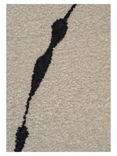 Laden Sie das Bild in den Galerie-Viewer, Zenith Moon Beige hand-knotted rug – close-up of the texture | Linie Design at Bois Blanc Home, Limassol, Cyprus
