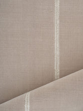 Carica l'immagine nel visualizzatore di Gallery, Faded Noren Cream loom-knotted rug – detail 7 | Linie Design at Bois Blanc Home, Limassol, Cyprus