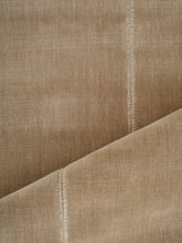 Carica l'immagine nel visualizzatore di Gallery, Faded Noren Camel loom-knotted rug – detail 2 | Linie Design at Bois Blanc Home, Limassol, Cyprus