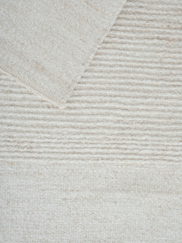 Loop Kaze Beige hand-woven rug – detail 5 | Linie Design at Bois Blanc Home, Limassol, Cyprus