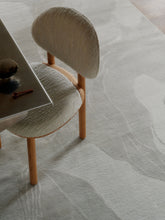 Laden Sie das Bild in den Galerie-Viewer, Aquaverse Mint hand-knotted rug – detail 3 | Linie Design at Bois Blanc Home, Limassol, Cyprus
