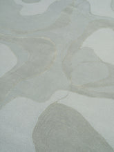 Laden Sie das Bild in den Galerie-Viewer, Aquaverse Mint hand-knotted rug – detail 4 | Linie Design at Bois Blanc Home, Limassol, Cyprus