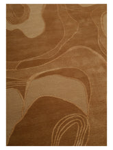 Laden Sie das Bild in den Galerie-Viewer, Aquaverse Ochre hand-knotted rug – detail 2 | Linie Design at Bois Blanc Home, Limassol, Cyprus
