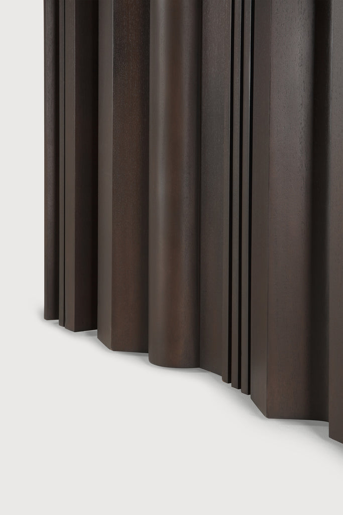 Sequence dining table