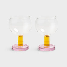 Carica l'immagine nel visualizzatore di Gallery, Glass cantine pink set of 2