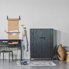 Laden Sie das Bild in den Galerie-Viewer, BRUUT 2 DOOR CABINET PINE BLACK [fsc]