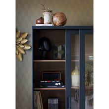 Laden Sie das Bild in den Galerie-Viewer, JAMES CABINET BLACK/WALNUT [fsc]