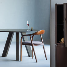 Laden Sie das Bild in den Galerie-Viewer, BRAN DINING CHAIR BEECH WOOD VELVET BROWN [fsc]