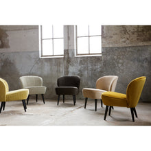 Laden Sie das Bild in den Galerie-Viewer, SARA ARMCHAIR VELVET OCHRE