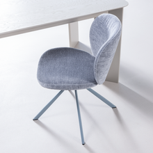 Laden Sie das Bild in den Galerie-Viewer, FEMKE DINING CHAIR CHENILLE BLUE