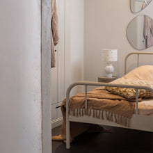 Laden Sie das Bild in den Galerie-Viewer, MATA SINGLE BED METAL SAND 90x200CM