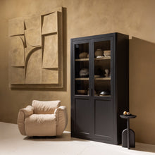Laden Sie das Bild in den Galerie-Viewer, GUNNAR SHOWCABINET PINE MATT BLACK [fsc]
