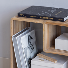 Laden Sie das Bild in den Galerie-Viewer, JASMIJN SIDETABLE RECYCLED TEAK NATURAL