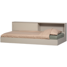 Laden Sie das Bild in den Galerie-Viewer, CARTER BED PINE DUST 90x200CM [fsc]