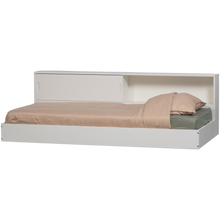 Laden Sie das Bild in den Galerie-Viewer, CARTER BED PINE WHITE 90x200CM [fsc]