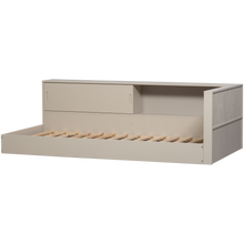 Laden Sie das Bild in den Galerie-Viewer, CARTER CORNER BED PINE DUST [fsc]