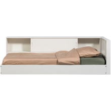 Laden Sie das Bild in den Galerie-Viewer, CARTER CORNER BED PINE WHITE [fsc]