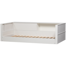 Laden Sie das Bild in den Galerie-Viewer, CARTER BED COUCH WHITE [fsc]