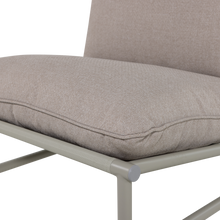 Laden Sie das Bild in den Galerie-Viewer, ELVO GARDEN LOUNGE CHAIR ALUMINIUM SAND