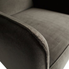 Laden Sie das Bild in den Galerie-Viewer, STATEMENT ARM CHAIR VELVET WARM GREEN