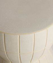 Carica l'immagine nel visualizzatore di Gallery, Ceramic Beige Side Table