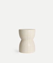 Carica l'immagine nel visualizzatore di Gallery, Ceramic Beige Side Table