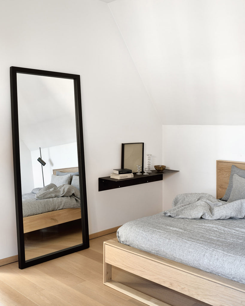Light Frame floor mirror Black
