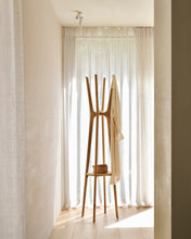 Laden Sie das Bild in den Galerie-Viewer, PI coat stand