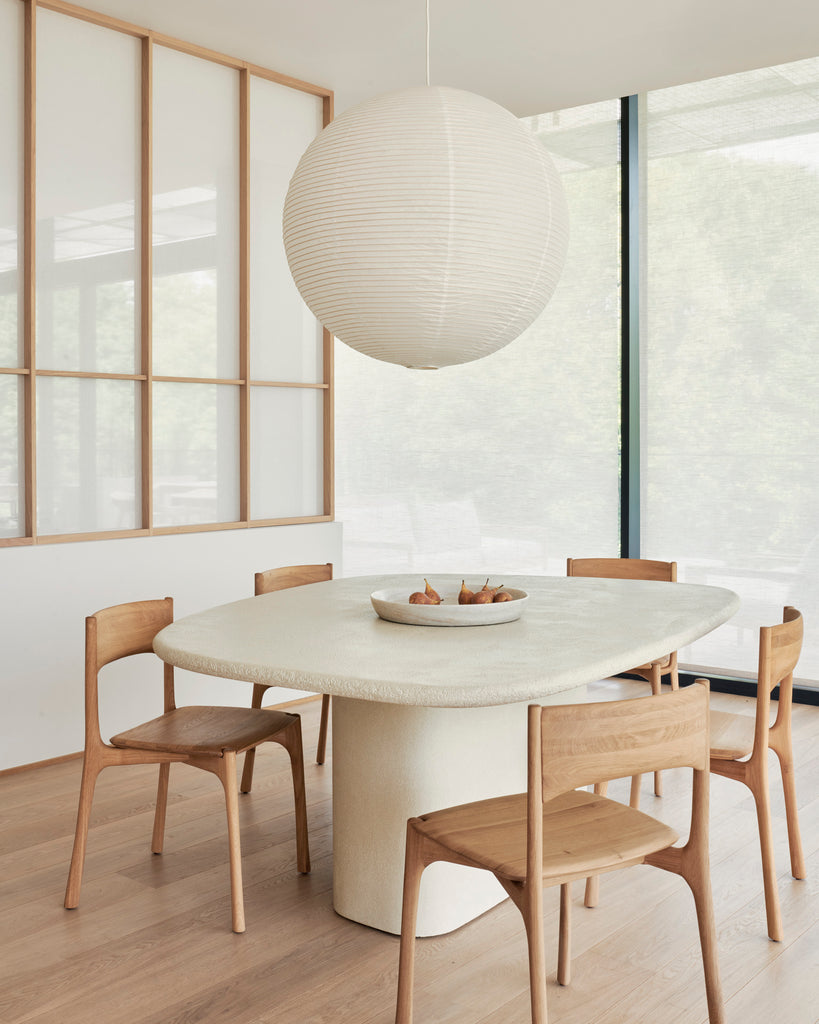 Elements dining table Pebble