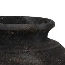 Carica l&#39;immagine nel visualizzatore di Gallery, GRAY FIBER CEMENT VASE DECORATION 35 X 35 X 41 CM