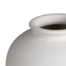 Laden Sie das Bild in den Galerie-Viewer, VASE WHITE MUD 34,00 X 34,00 X 37,00 CM