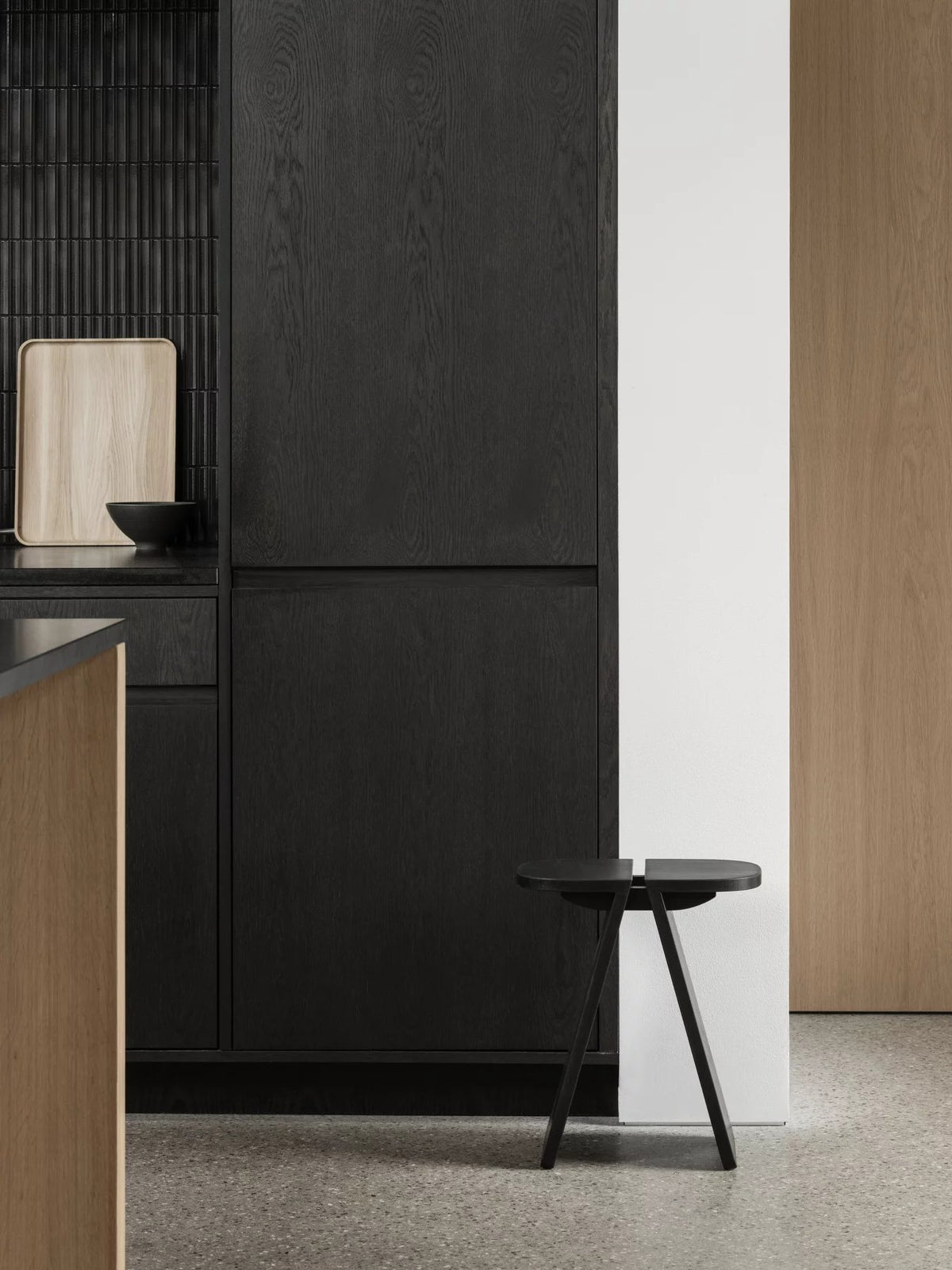 Tray -OKU- colour Oak - size M