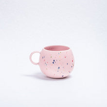 Laden Sie das Bild in den Galerie-Viewer, New Party Medium Ball Mug Pink 250ml