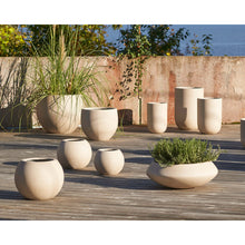 Laden Sie das Bild in den Galerie-Viewer, RUSTIK Pot Outdoor Sand Lightweight D55 H21