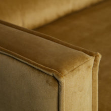 Laden Sie das Bild in den Galerie-Viewer, RODEO DAYBED LEFT VELVET OCHRE YELLOW