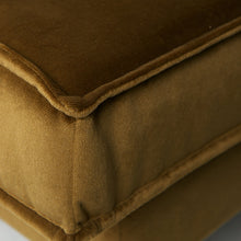 Laden Sie das Bild in den Galerie-Viewer, RODEO DAYBED LEFT VELVET HONEY YELLOW
