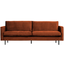 Laden Sie das Bild in den Galerie-Viewer, RODEO CLASSIC 2,5-SEATER SOFA VELVET RUST