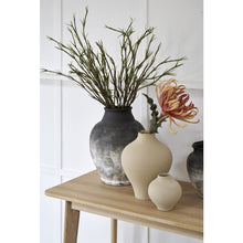Load image into Gallery viewer, Hesille vase 26X26X32 cm. Linen