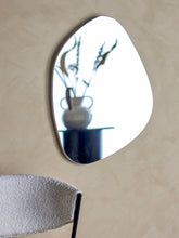 Cargar imagen en el visor de la galería, Aimie Wall Mirror, Silver, Glass