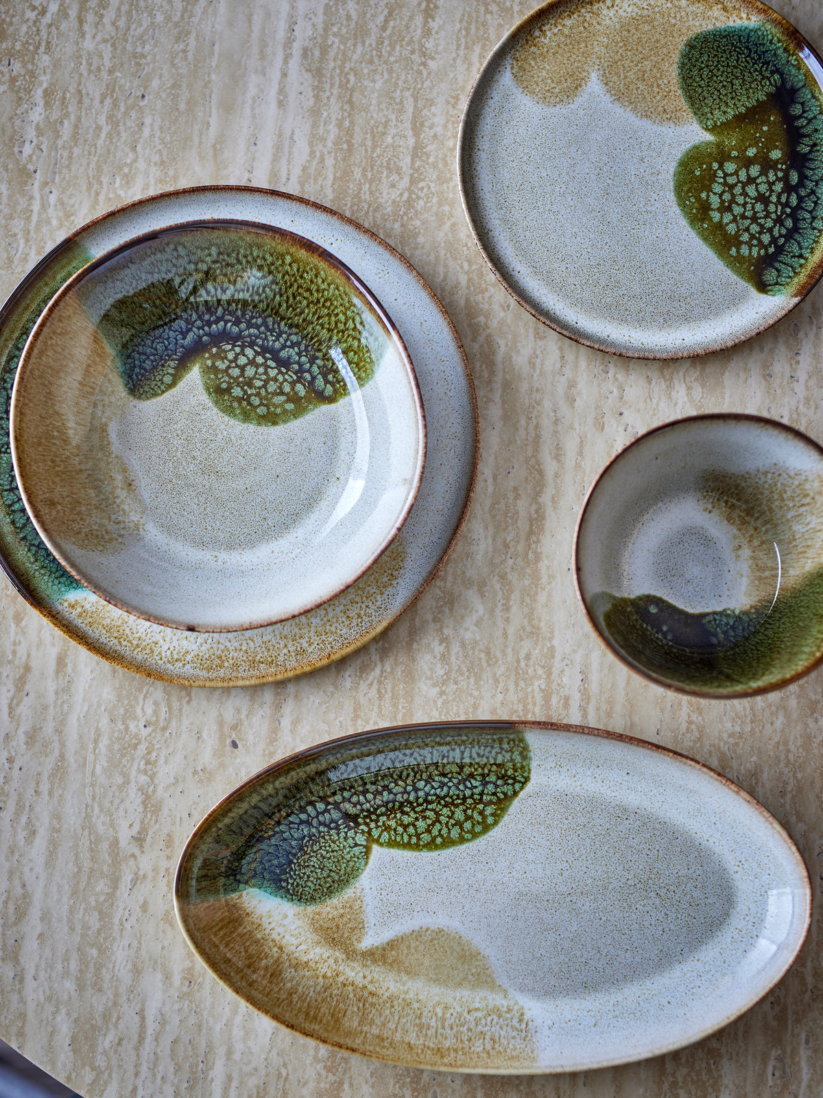 Jules Serving Plate, Green, Stoneware