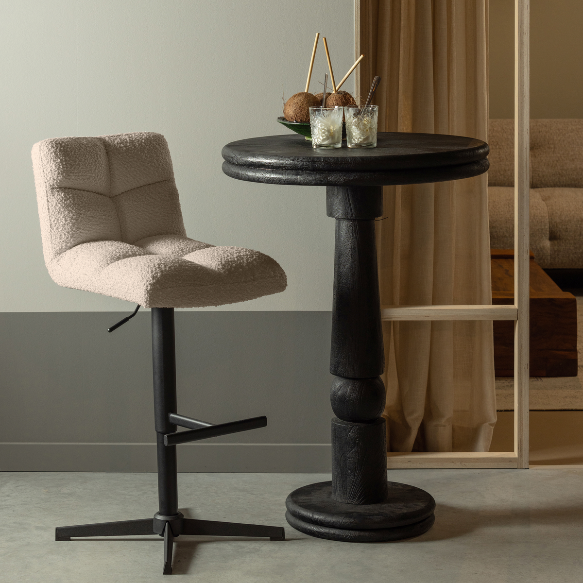 Vinny swivel bar stool bouclé sand