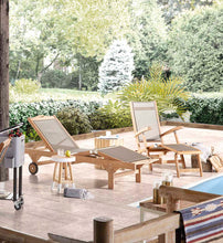 Cargar imagen en el visor de la galería, SUN LOUNGER WITH WHEELS