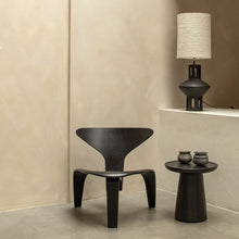 Laden Sie das Bild in den Galerie-Viewer, Terra table lamp black Lily
