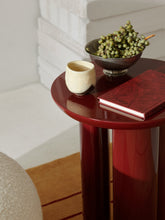 Cargar imagen en el visor de la galería, Tung Side Table JA3 Ø38 H48 cm Burgundy Red