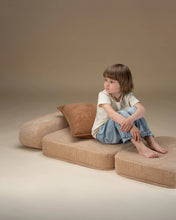 Laden Sie das Bild in den Galerie-Viewer, Brown Sugar Flip Chair