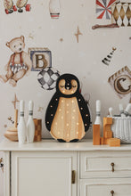 Laden Sie das Bild in den Galerie-Viewer, Baby Penguin Lamp | Arctic Wood