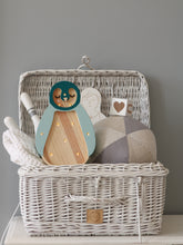 Laden Sie das Bild in den Galerie-Viewer, Lights Baby Penguin Mini